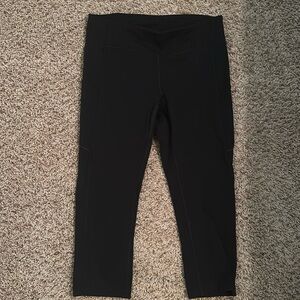 LULULEMON Black Cropped Leggings